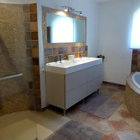 别墅 Stone In Drome With Pool, Jacuzzi Montmeyran