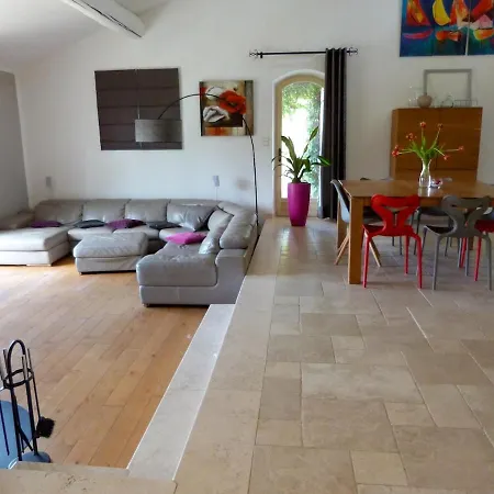 Stone In Drome With Pool, Jacuzzi 别墅
